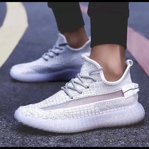 White Flex Dashes, athletic shoes